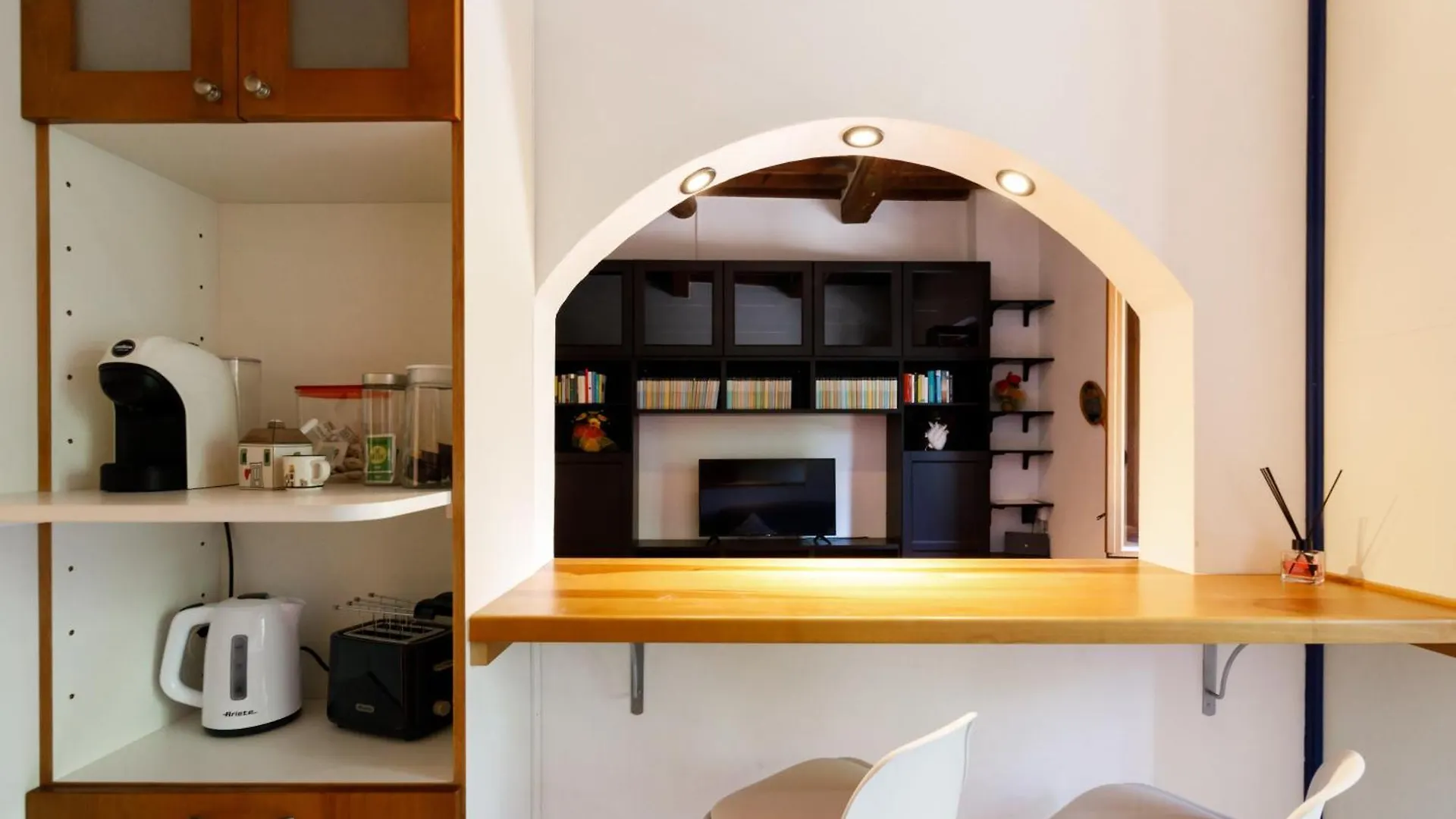 Charming Apartment - Basilica Of San Francesco سيينا