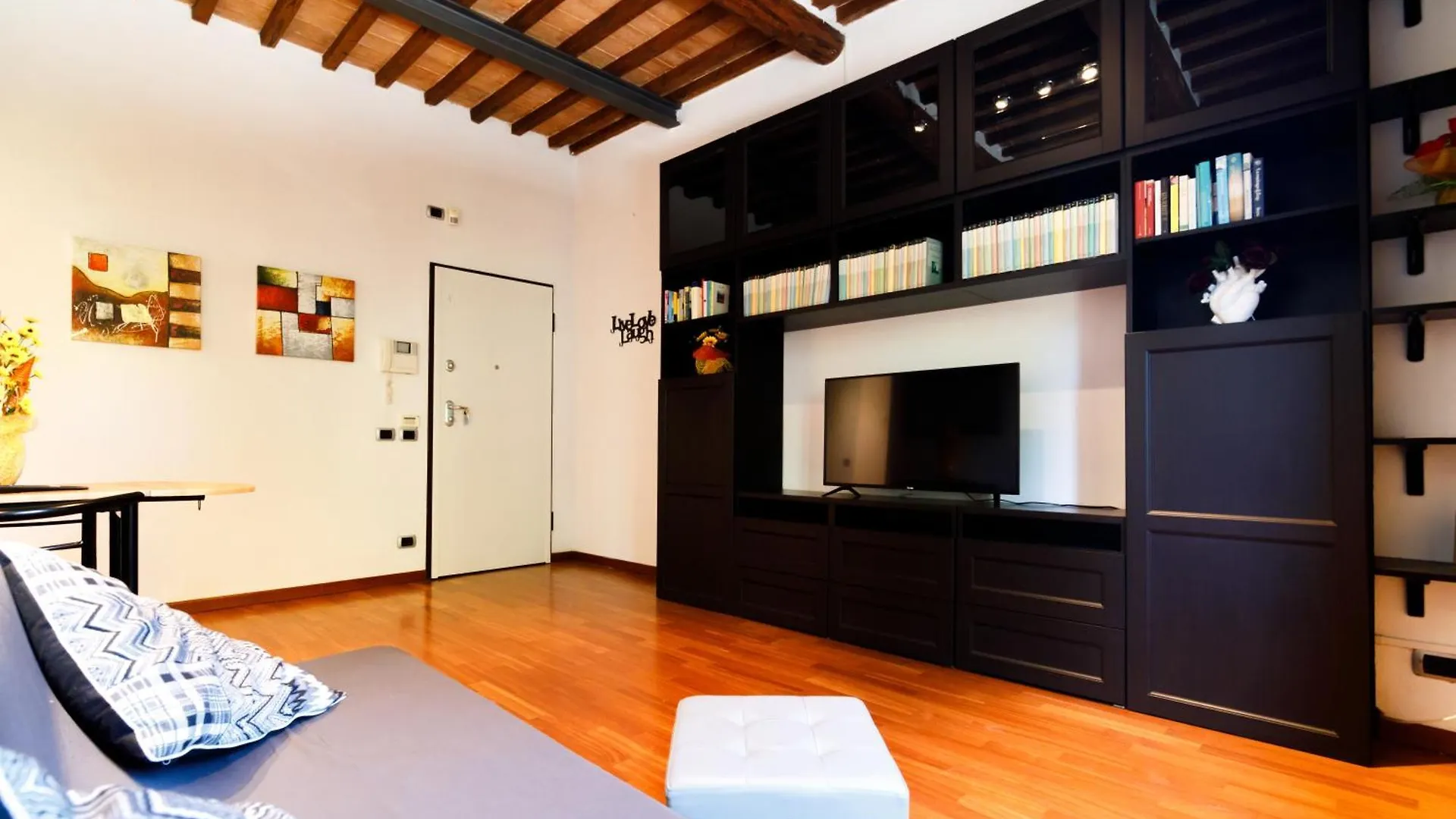 Charming Apartment - Basilica Of San Francesco سيينا 0*,  إيطاليا