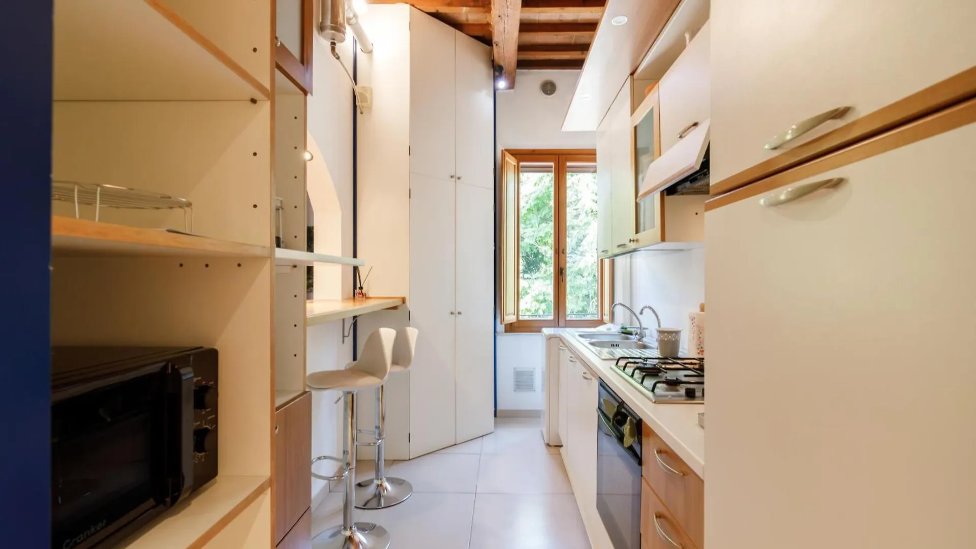 Charming Apartment - Basilica Of San Francesco سيينا